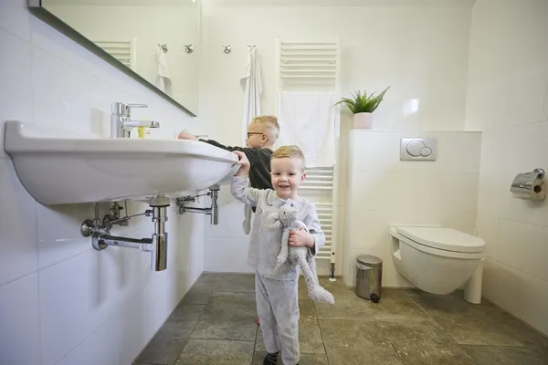 Vier Sinterklaas bij de Leistert