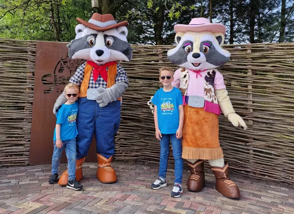 #1 Waarom je nu al een vakantie naar Attractie- & Vakantiepark Slagharen moet boeken?