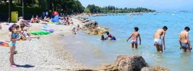 Camping aan een meer