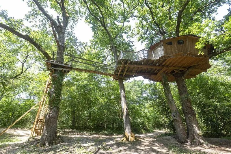 Camping Les Alicourts Resort- boomhut