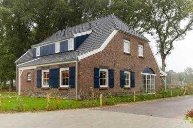 Achttien persoons groepsaccomodatie om met je hele familie of vriendengroep te overnachten.