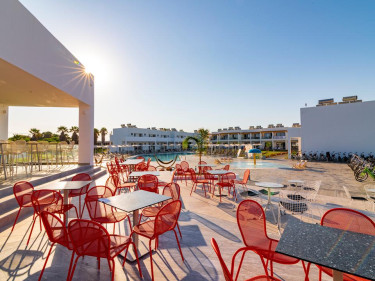 Spark Hotel Lambi Resort (2) - hoofdfoto.jpg