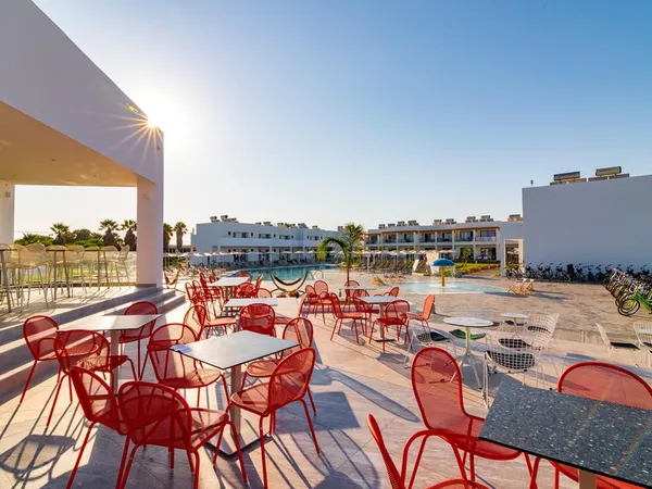 Spark Hotel Lambi Resort (2) - hoofdfoto.jpg