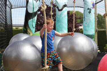 Camping La Croix du Vieux Pont in Berny Rivière (vlak bij Disneyland Parijs) 
