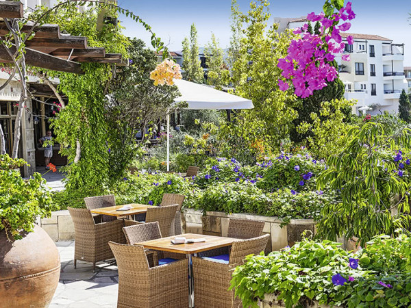 Coral Beach Hotel & Resort