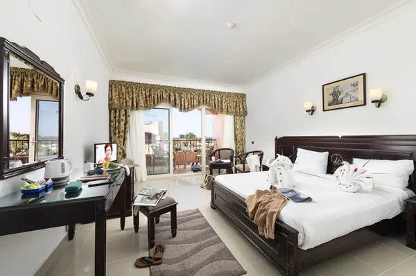 The Three Corners Happy Life