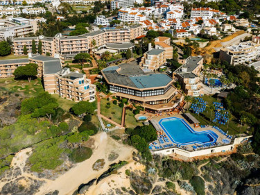 Auramar Beach Resort