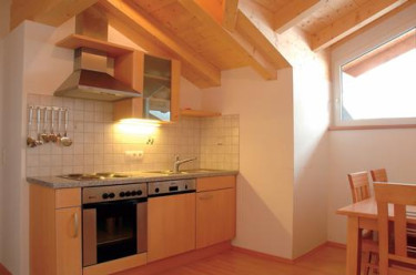 wintersport kinderen, kinderhotel gerlos - keuken2