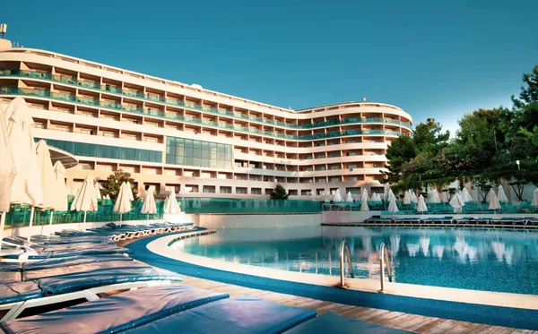 A Good Life Utopia Family