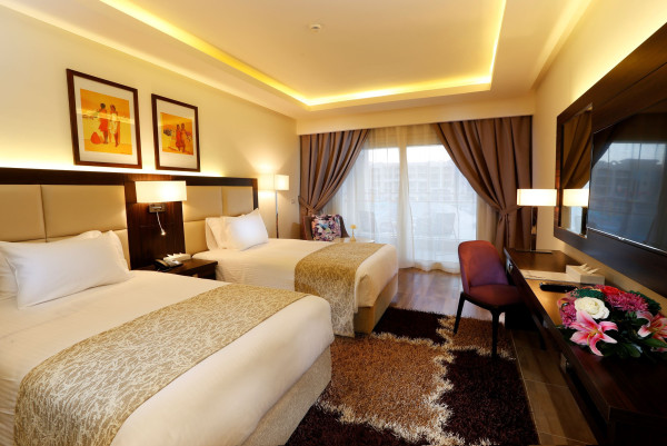 Albatros White Beach