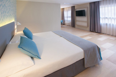 Abora Continental by Lopesan