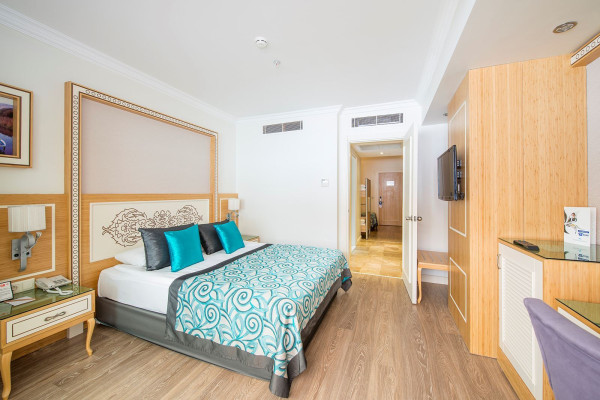 crystal-waterworld (5).jpg