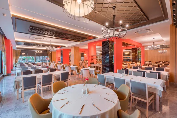 Hotel Side Crown Sunshine