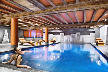 Wintersport kinderen, Hotel CGH Les Suites du Nevada, zwembad