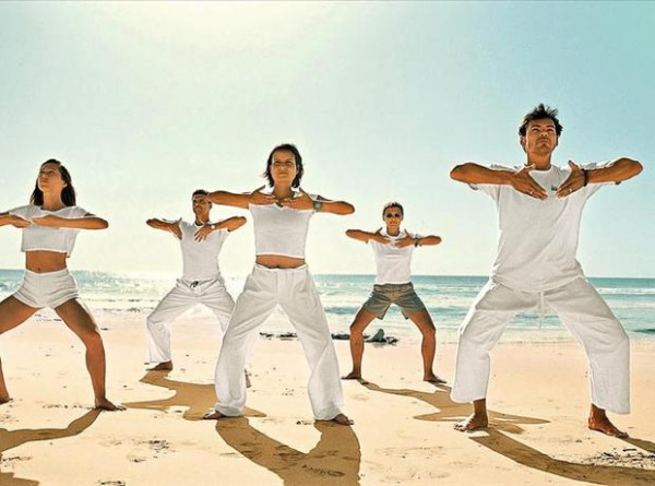 Delfino Beach yoga strand