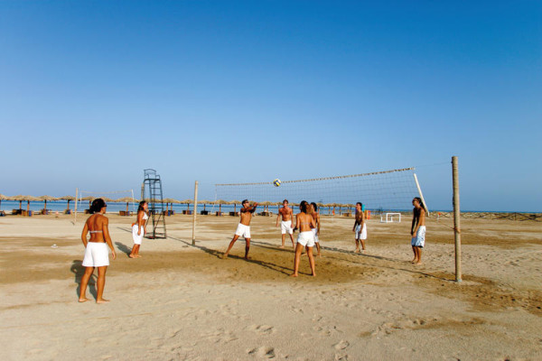 Hotel Royal Tulip Beach Resort