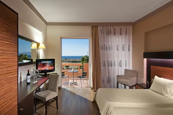 hotel-kipriotis-village-resort (4).jpg