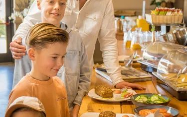 Vier een feestweekend in het voorjaar met Kiki & Koen