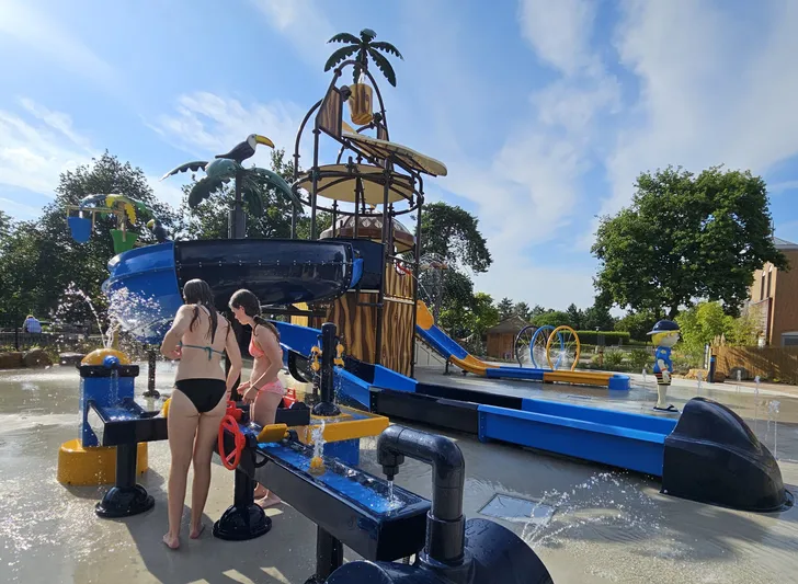 NIEUW Splashpark met infinitypool