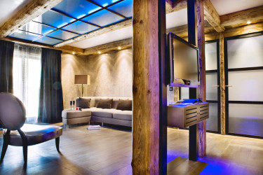 Wintersport kinderen, Hotel CGH Les Suites du Nevada, hotelkamer zithoek2