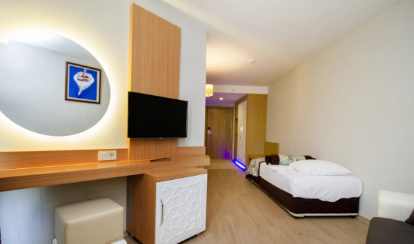 Blue Wave Suite Hotel