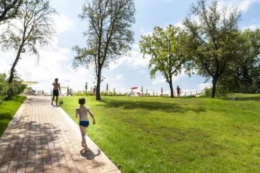 hu Montescudaio village