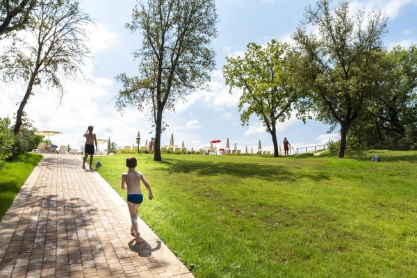 hu Montescudaio village