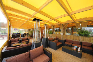 Camping La Croix du Vieux Pont in Berny Rivière (vlak bij Disneyland Parijs) 