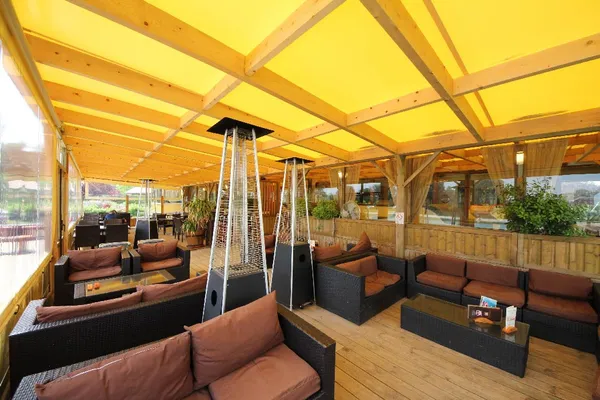 Camping La Croix du Vieux Pont in Berny Rivière (vlak bij Disneyland Parijs) 