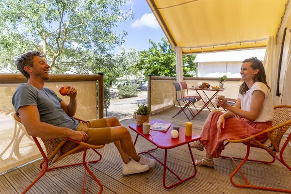 Overnacht in een comfortabele lodgetent