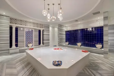 Hotel Side Crown Sunshine