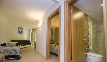 Blue Wave Suite Hotel 