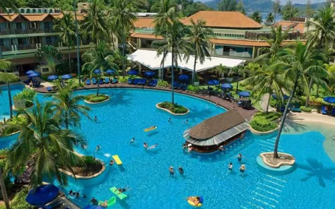 Merlin Beach Resort
