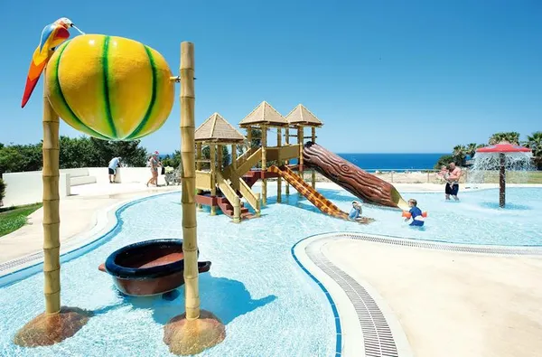 SPLASHWORLD Leonardo Laura Beach & Splash Resort 