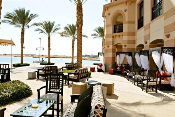 Hotel SUNRISE Marina Resort