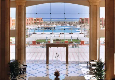 Hotel Royal Tulip Beach Resort