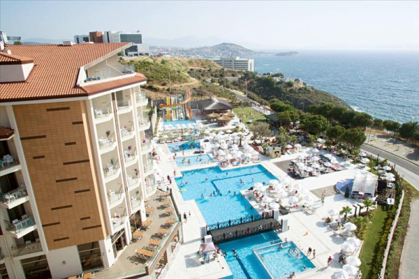 Hotel Ramada Resort Kusadasi