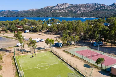 Sportvelden van camping Capo d'Orso