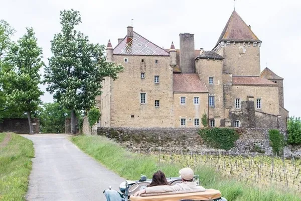 Camping La Grappe Fleurie - kasteel