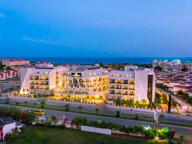 Hotel Side Crown Sunshine