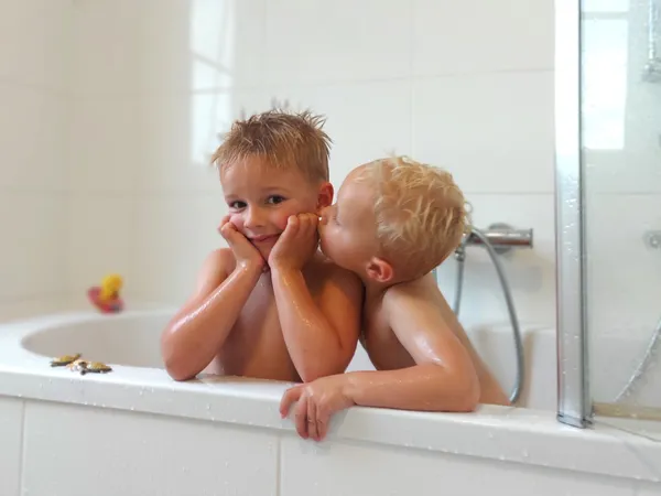 Lekker in bad in de kindvriendelijke bungalow op buitenhof de leistert