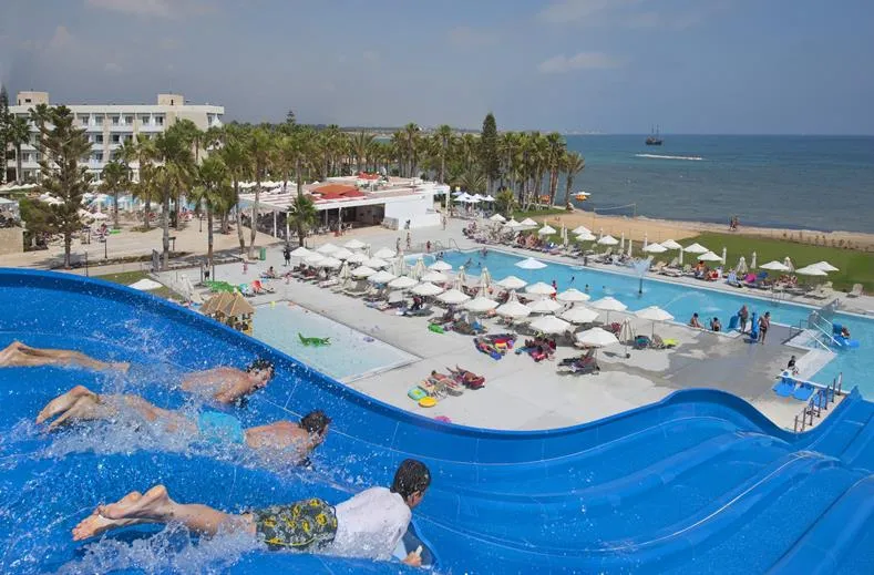 Hotel Louis Phaethon Beach