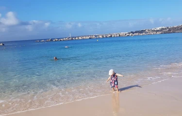 Playa Flamingo liggend kindje.jpg