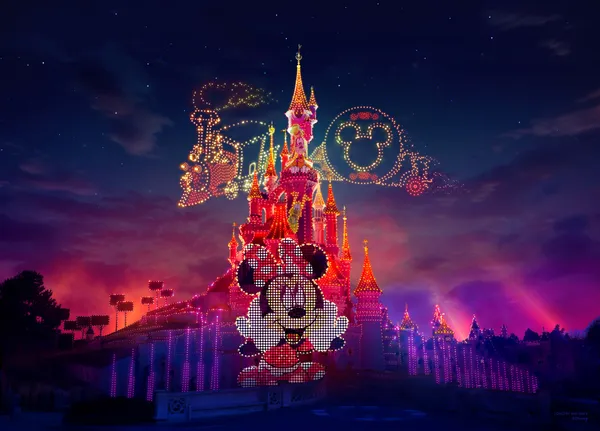 NOUVEAU: droneshow Disney Electrical Sky Parade