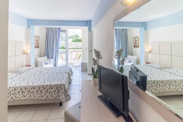 hotel-messonghi-beach (9).jpg