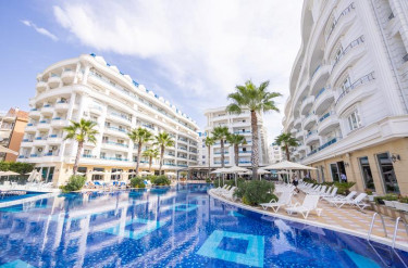 Grand Blue Fafa Resort 