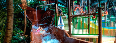 Vakantiepark met subtropisch zwembad en indoor speeltuin