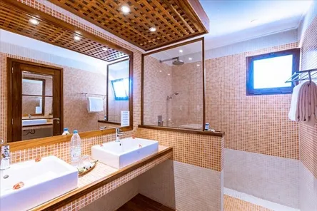 Royal Horizon Babob - badkamer