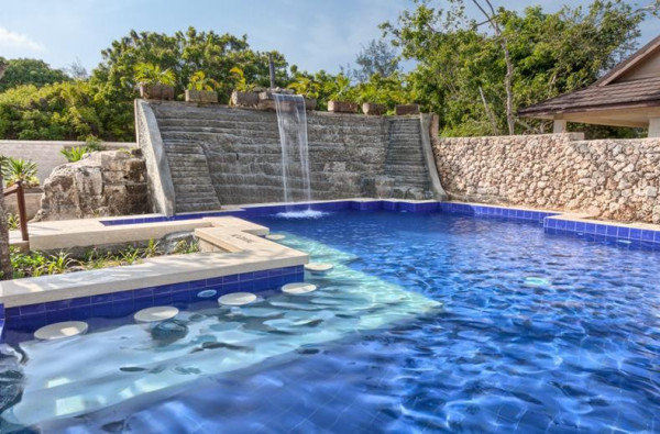 Leopard Beach Resort & Spa