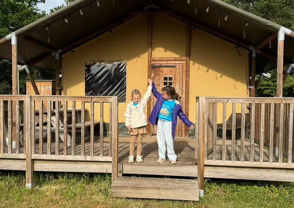 REVIEW: Bubbelpret in een super-de-luxe Safaritent bij Sallandshoeve